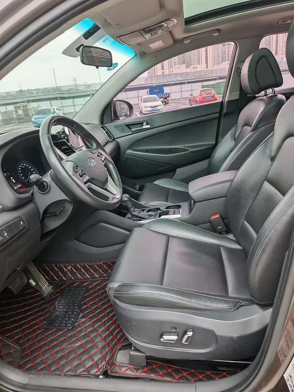 Hyundai Tucson 2015 1.6T Double embrayage, traction avant, version intelligente extérieur photo 5 Hyundai Tucson 2015 1.6T Double embrayage, traction avant, version intelligente extérieur photo 5