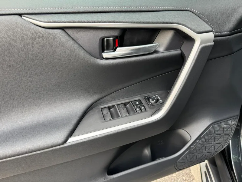 Toyota RAV4 2023 2.0L CVT Two-drive fashion PLUS version exterior photo 8 Toyota RAV4 2023 2.0L CVT Two-drive fashion PLUS version exterior photo 8