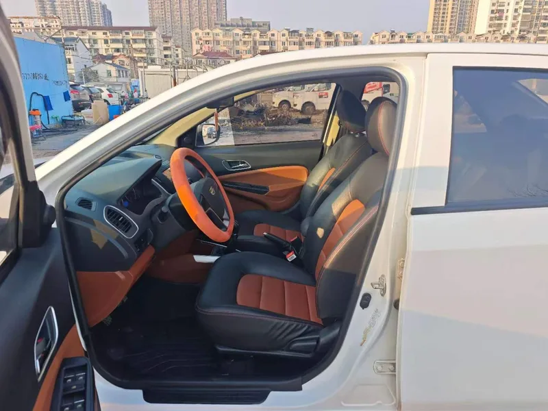 Geely King Kong 2016 1.5L Manual Elite State IV exterior photo 4 Geely King Kong 2016 1.5L Manual Elite State IV exterior photo 4