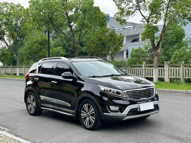 Kia Sportage 2015 2.0L Automatic two-drive version DLX exterior photo 2 Kia Sportage 2015 2.0L Automatic two-drive version DLX exterior photo 2