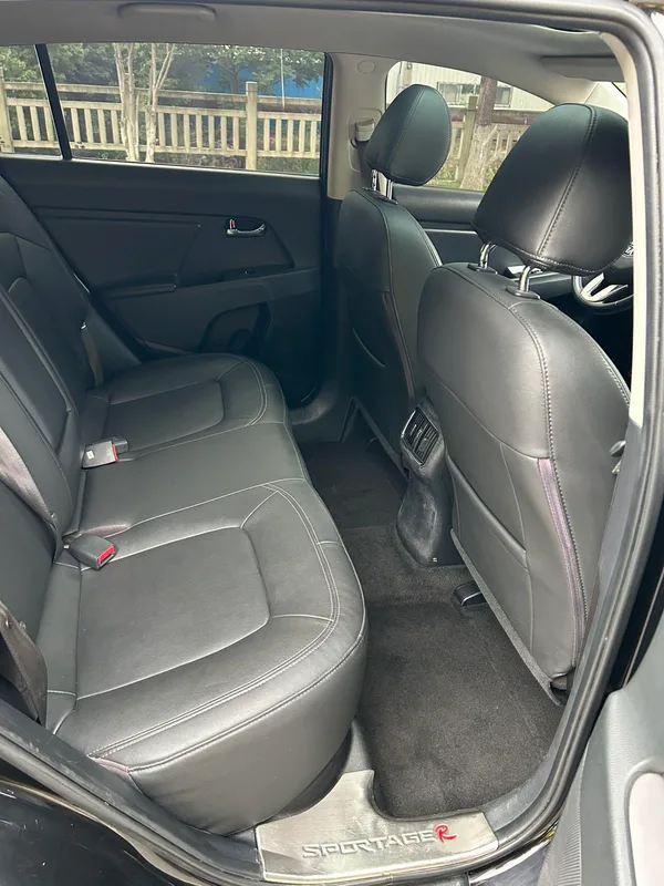 Kia Sportage 2015 2.0L Automatic two-drive version DLX interior photo 12 Kia Sportage 2015 2.0L Automatic two-drive version DLX interior photo 12