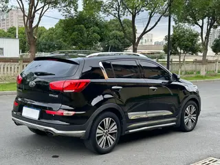 Kia Sportage 2015 2.0L Automatic two-drive version DLX interior photo 17 Kia Sportage 2015 2.0L Automatic two-drive version DLX interior photo 17