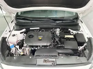 Kia K4 2017 1.8L Автоматический GLS интерьер фото 8 Kia K4 2017 1.8L Автоматический GLS интерьер фото 8