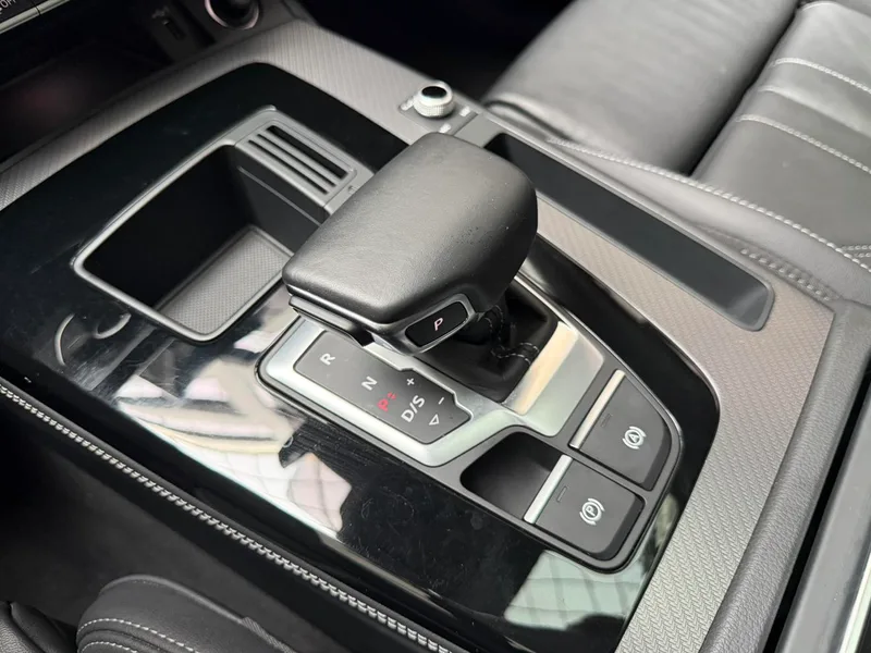 Audi Q5L 2022 40T Deluxe dinámico interior foto 19 Audi Q5L 2022 40T Deluxe dinámico interior foto 19