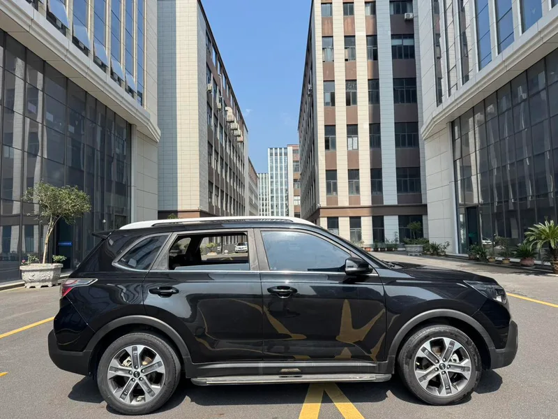 Kia Sportage 2019 2.0L Édition de luxe intelligente automatique extérieur photo 4 Kia Sportage 2019 2.0L Édition de luxe intelligente automatique extérieur photo 4