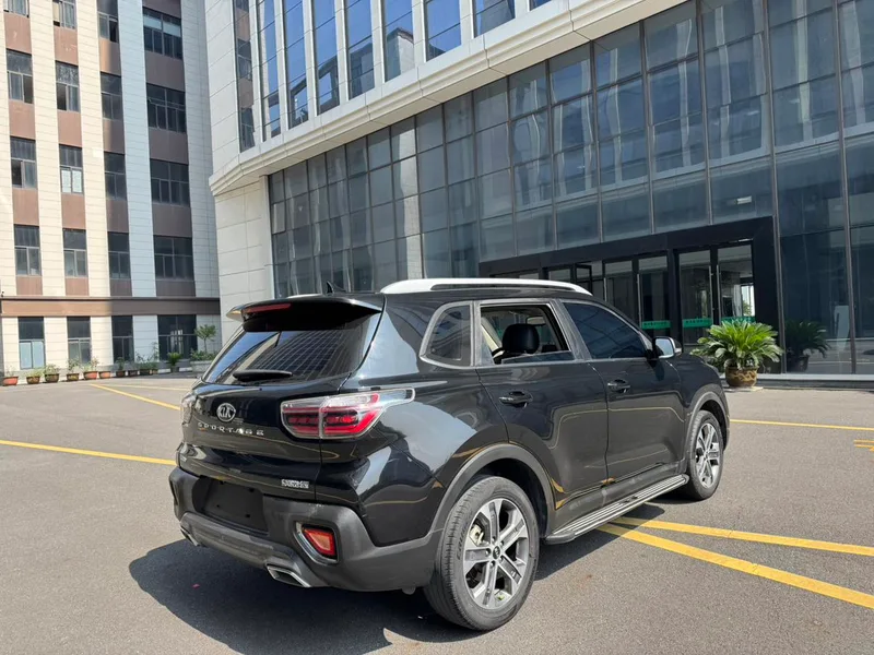 Kia Sportage 2019 2.0L Édition de luxe intelligente automatique extérieur photo 6 Kia Sportage 2019 2.0L Édition de luxe intelligente automatique extérieur photo 6