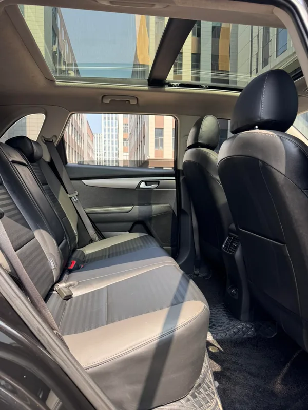 Kia Sportage 2019 2.0L Édition de luxe intelligente automatique intérieur photo 16 Kia Sportage 2019 2.0L Édition de luxe intelligente automatique intérieur photo 16