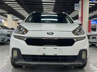 Kia Run 2015 1.6L Tracción automática a dos ruedas DLX exterior foto 3 Kia Run 2015 1.6L Tracción automática a dos ruedas DLX exterior foto 3