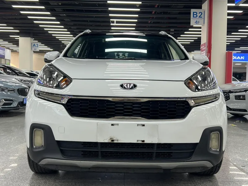 Kia Run 2015 1.6L Tracción automática a dos ruedas DLX exterior foto 3 Kia Run 2015 1.6L Tracción automática a dos ruedas DLX exterior foto 3