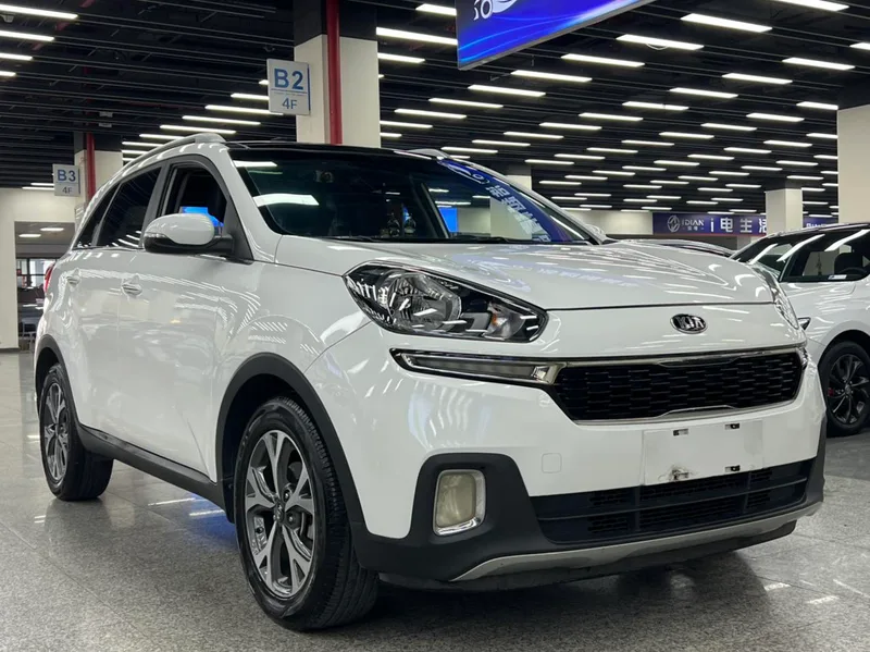 Kia Run 2015 1.6L Tracción automática a dos ruedas DLX exterior foto 4 Kia Run 2015 1.6L Tracción automática a dos ruedas DLX exterior foto 4