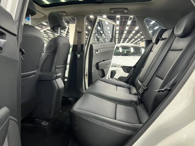 Kia Run 2015 1.6L Tracción automática a dos ruedas DLX interior foto 8 Kia Run 2015 1.6L Tracción automática a dos ruedas DLX interior foto 8