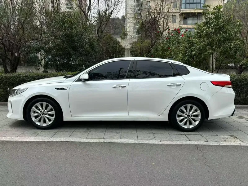 Kia K5 2016 1.6T Автоматический PRM экстерьер фото 3 Kia K5 2016 1.6T Автоматический PRM экстерьер фото 3