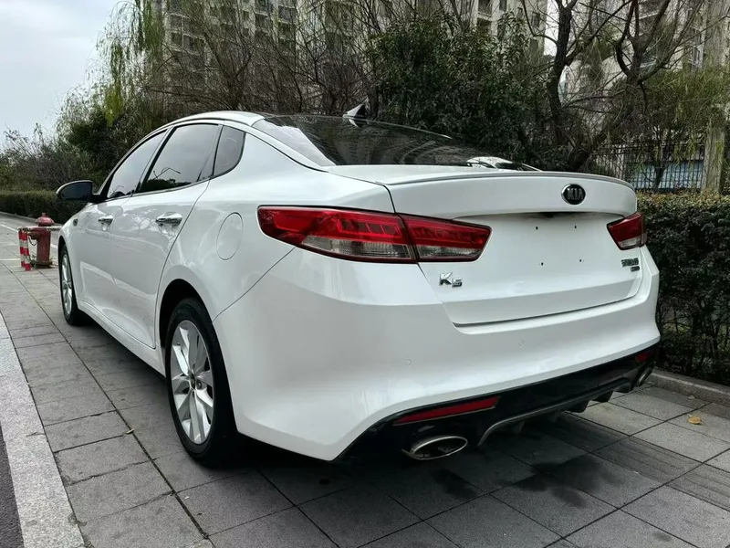 Kia K5 2016 1.6T Автоматический PRM интерьер фото 9 Kia K5 2016 1.6T Автоматический PRM интерьер фото 9