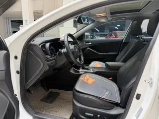 Kia K5 2014 2.0L Automático LUXURY interior foto 10 Kia K5 2014 2.0L Automático LUXURY interior foto 10