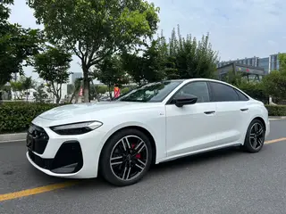 Audi A5L 2026 2.0T Version sportive quattro