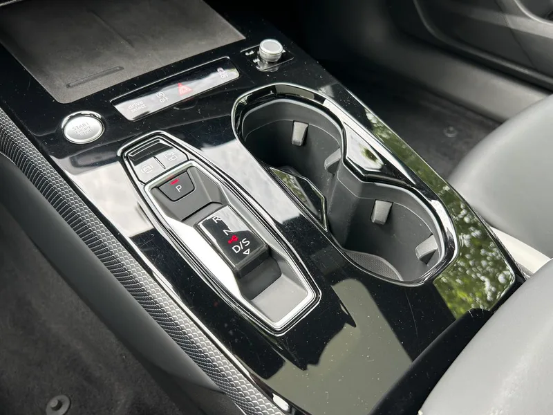 Audi A5L 2026 2.0T Version sportive quattro intérieur photo 15 Audi A5L 2026 2.0T Version sportive quattro intérieur photo 15
