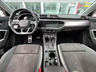 Audi Q3 2021 40 TFSI Mode dynamique intérieur photo 10 Audi Q3 2021 40 TFSI Mode dynamique intérieur photo 10