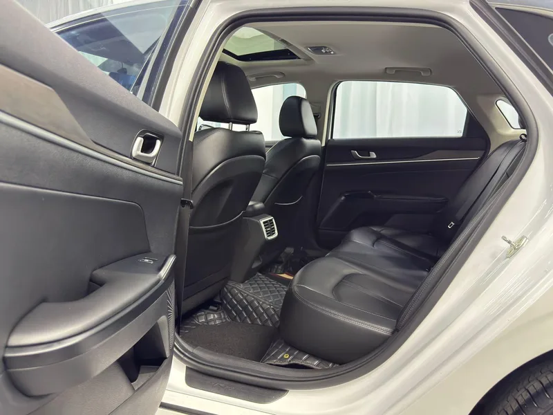 Kia K5 2021 270T CVVD Edición de moda interior foto 10 Kia K5 2021 270T CVVD Edición de moda interior foto 10