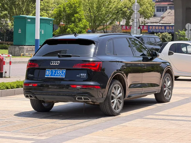 Audi Q5L 2022 40T RS Tipo de kit de velocidad de combustión exterior foto 10 Audi Q5L 2022 40T RS Tipo de kit de velocidad de combustión exterior foto 10