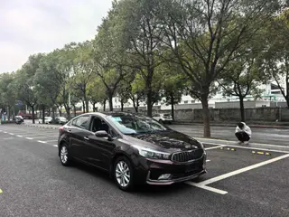 Kia K3 2016 1.6L Automatique GL extérieur photo 2 Kia K3 2016 1.6L Automatique GL extérieur photo 2