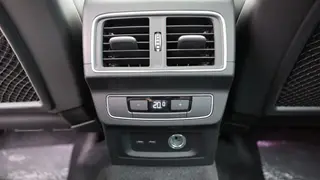 Audi Q5L 2022 40T Deluxe Dynamic interior photo 16