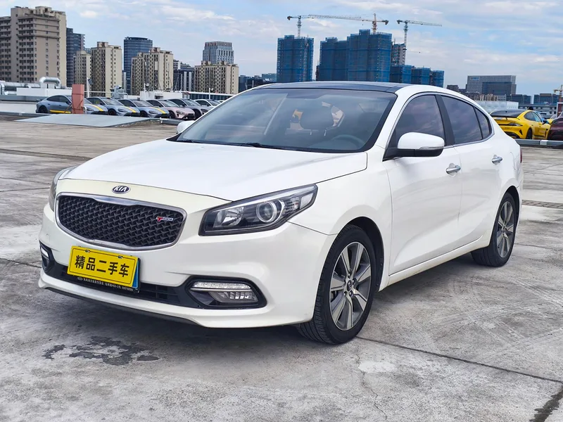Kia K4 2014 1.6T Automatique Turbo extérieur photo 1 Kia K4 2014 1.6T Automatique Turbo extérieur photo 1