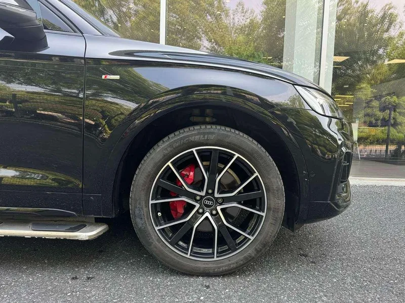 Audi Q5L 2023 45T Deluxe Dynamic exterior photo 5 Audi Q5L 2023 45T Deluxe Dynamic exterior photo 5