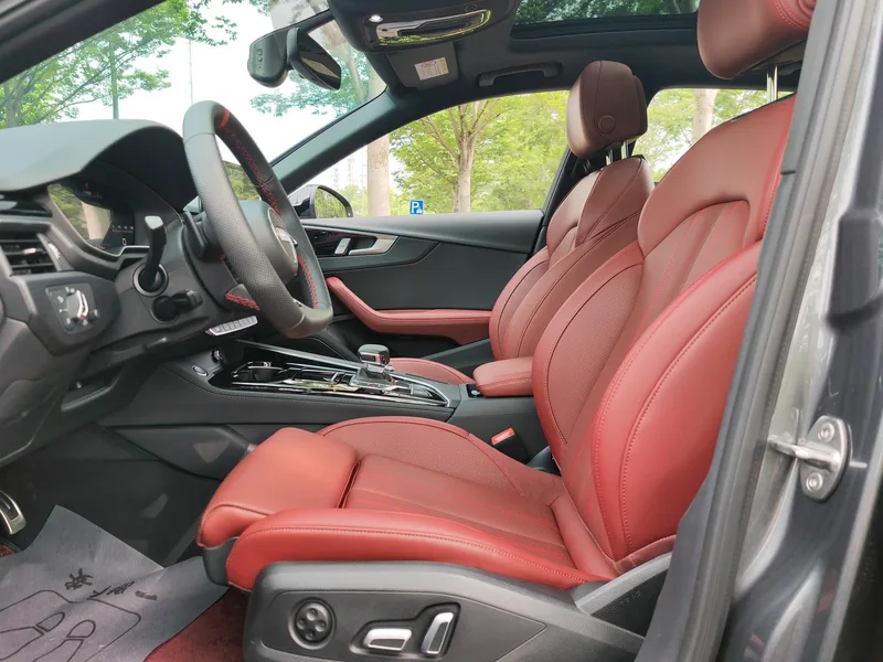 Audi A4L 2025 200 Version Yuexiang de dix mille véhicules 40 TFSI Type de luxe dynamique extérieur photo 6 Audi A4L 2025 200 Version Yuexiang de dix mille véhicules 40 TFSI Type de luxe dynamique extérieur photo 6