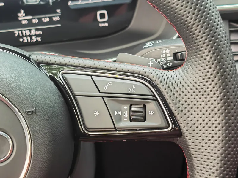 Audi A4L 2025 200 Version Yuexiang de dix mille véhicules 40 TFSI Type de luxe dynamique intérieur photo 14 Audi A4L 2025 200 Version Yuexiang de dix mille véhicules 40 TFSI Type de luxe dynamique intérieur photo 14