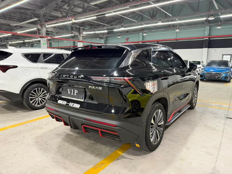 Jetour Dasheng 2023 1.5T DCT Звёздный блеск PRO интерьер фото 13