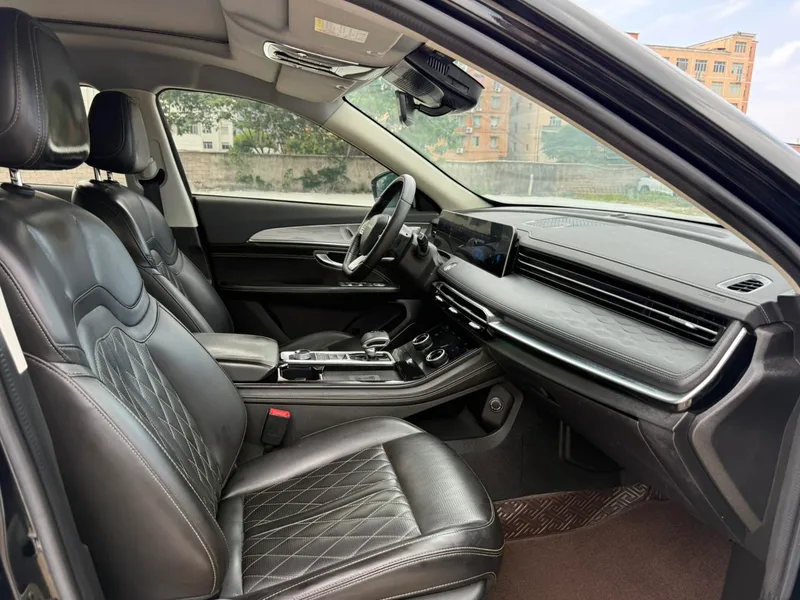 Jetour X70 PLUS 2023 1.6T DCT Strong person PRO 7 seat interior photo 12