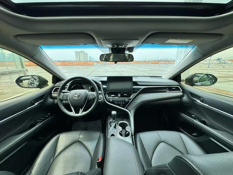 Toyota Camry 2018 2.0G Luxury Edition interior photo 8