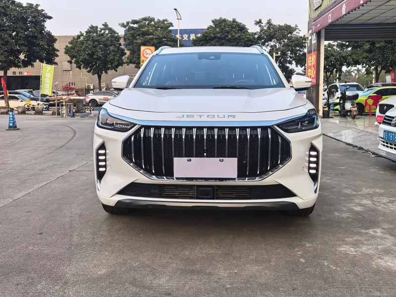Jetour X70 PLUS 2023 1.6T DCT Сильный PLUS 5 Кресло экстерьер фото 2 Jetour X70 PLUS 2023 1.6T DCT Сильный PLUS 5 Кресло экстерьер фото 2