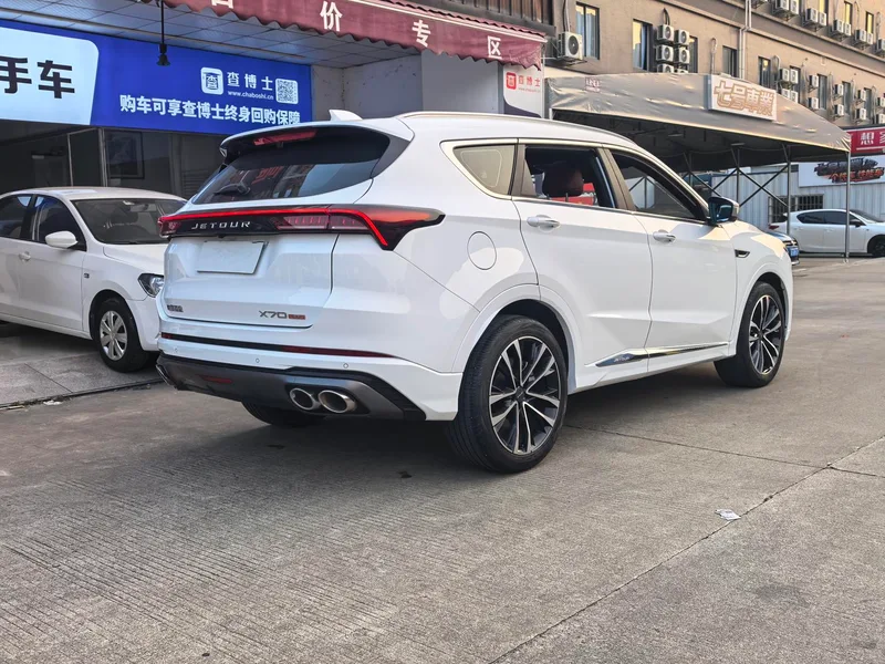 Jetour X70 PLUS 2023 1.6T DCT Сильный PLUS 5 Кресло экстерьер фото 5 Jetour X70 PLUS 2023 1.6T DCT Сильный PLUS 5 Кресло экстерьер фото 5