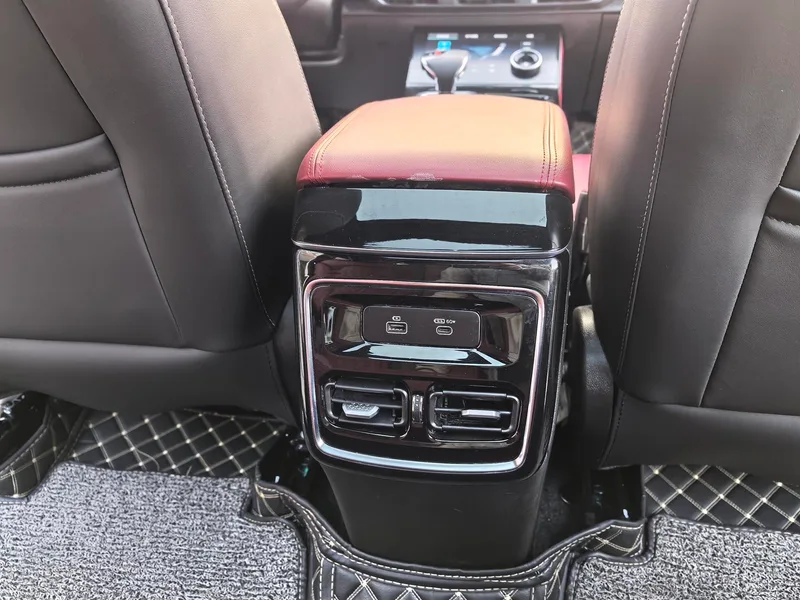 Jetour X70 PLUS 2023 1.6T DCT Сильный PLUS 5 Кресло интерьер фото 17 Jetour X70 PLUS 2023 1.6T DCT Сильный PLUS 5 Кресло интерьер фото 17
