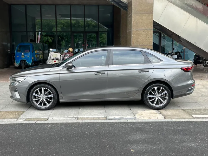 Geely Emgrand 2022 4th Gen 1.5L CVT Premium Trim exterior photo 3