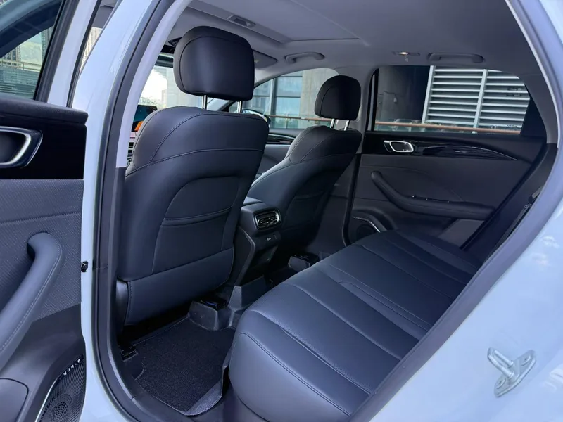 Geely Emgrand 2026 5th Gen 1.5T DCT Premium Trim interior photo 8 Geely Emgrand 2026 5th Gen 1.5T DCT Premium Trim interior photo 8