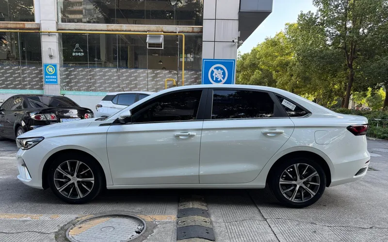 Geely Emgrand 2023 4th Gen Champion Edition 1.5L CVT Luxury type exterior photo 5 Geely Emgrand 2023 4th Gen Champion Edition 1.5L CVT Luxury type exterior photo 5