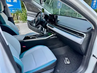 Geely Emgrand 2023 4th Gen Champion Edition 1.5L CVT Luxury type interior photo 15 Geely Emgrand 2023 4th Gen Champion Edition 1.5L CVT Luxury type interior photo 15