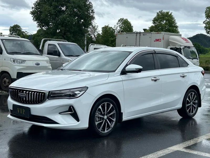 Geely Emgrand 2025 4th Gen 1.5L CVT Longteng Edition exterior photo 1 Geely Emgrand 2025 4th Gen 1.5L CVT Longteng Edition exterior photo 1