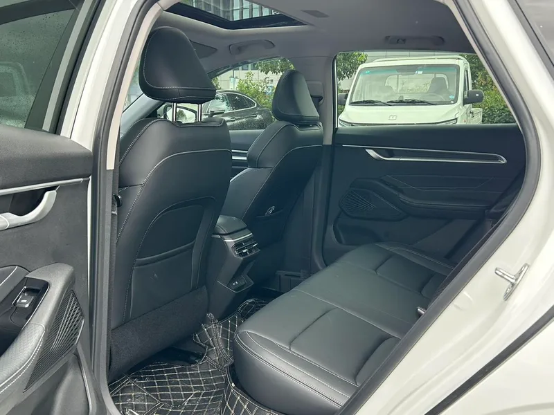 Geely Emgrand 2025 4th Gen 1.5L CVT Longteng Edition exterior photo 5 Geely Emgrand 2025 4th Gen 1.5L CVT Longteng Edition exterior photo 5