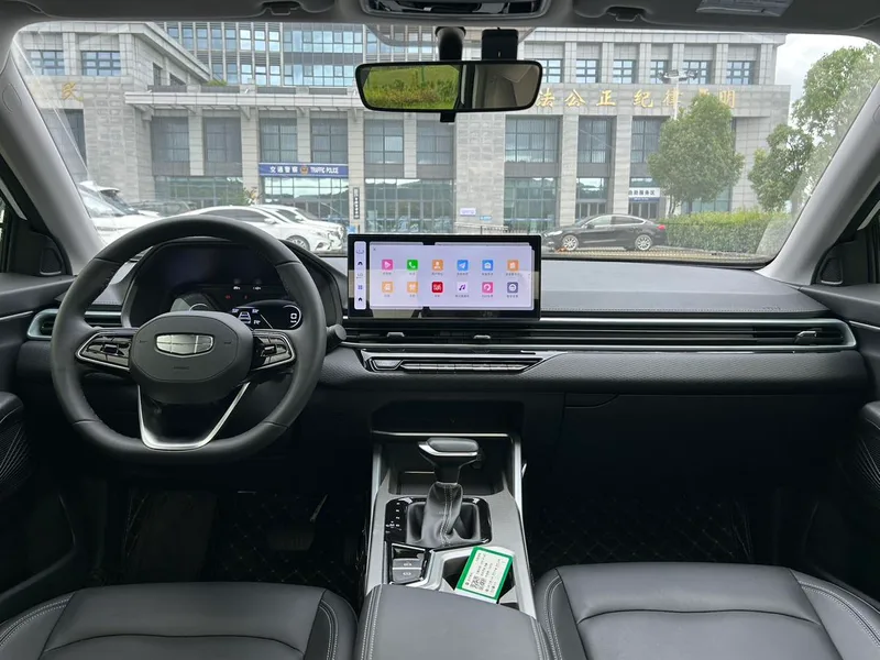 Geely Emgrand 2025 4th Gen 1.5L CVT Longteng Edition exterior photo 6 Geely Emgrand 2025 4th Gen 1.5L CVT Longteng Edition exterior photo 6