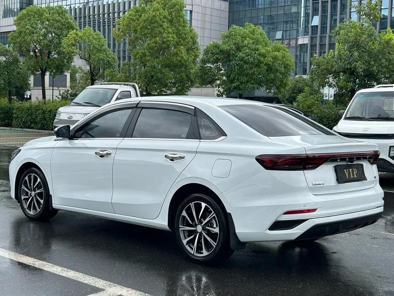 Geely Emgrand 2025 4th Gen 1.5L CVT Longteng Edition interior photo 8 Geely Emgrand 2025 4th Gen 1.5L CVT Longteng Edition interior photo 8