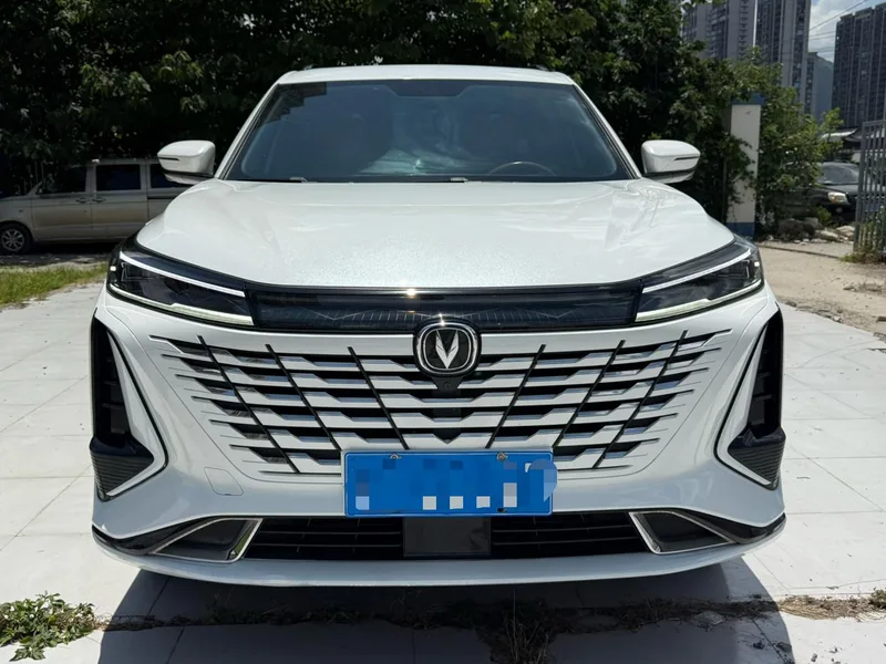 Changan CS75 PLUS 2023 Third generation 1.5T Automatic pilot type exterior photo 2 Changan CS75 PLUS 2023 Third generation 1.5T Automatic pilot type exterior photo 2
