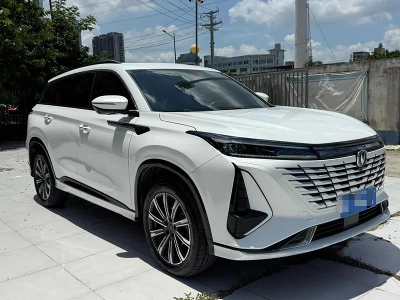 Changan CS75 PLUS 2023 Third generation 1.5T Automatic pilot type exterior photo 3 Changan CS75 PLUS 2023 Third generation 1.5T Automatic pilot type exterior photo 3