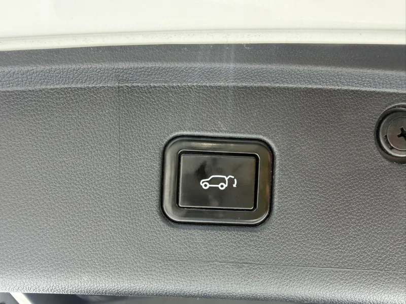 Changan CS75 PLUS 2023 Third generation 1.5T Automatic pilot type interior photo 9 Changan CS75 PLUS 2023 Third generation 1.5T Automatic pilot type interior photo 9