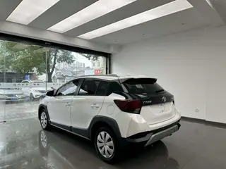Toyota Yaris L 2020 Vibrant X 1.5L CVT Leading Edition interior photo 7 Toyota Yaris L 2020 Vibrant X 1.5L CVT Leading Edition interior photo 7
