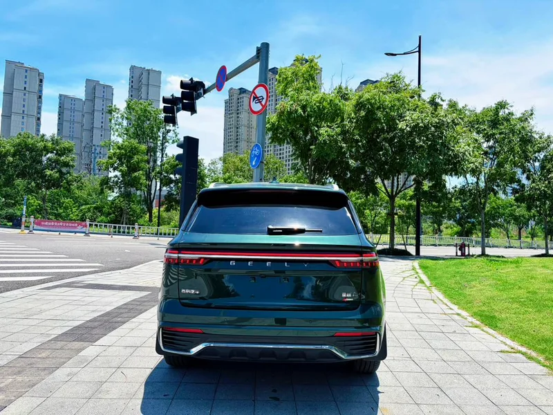 Geely Monjaro 2025 2.0TD High-power automatic four-wheel drive oriental obsidian full moon version exterior photo 5