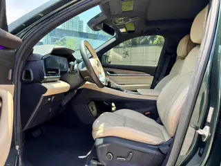 Geely Monjaro 2025 2.0TD High-power automatic four-wheel drive oriental obsidian full moon version interior photo 7
