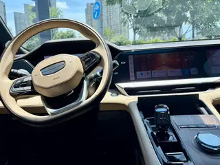 Geely Monjaro 2025 2.0TD High-power automatic four-wheel drive oriental obsidian full moon version interior photo 9